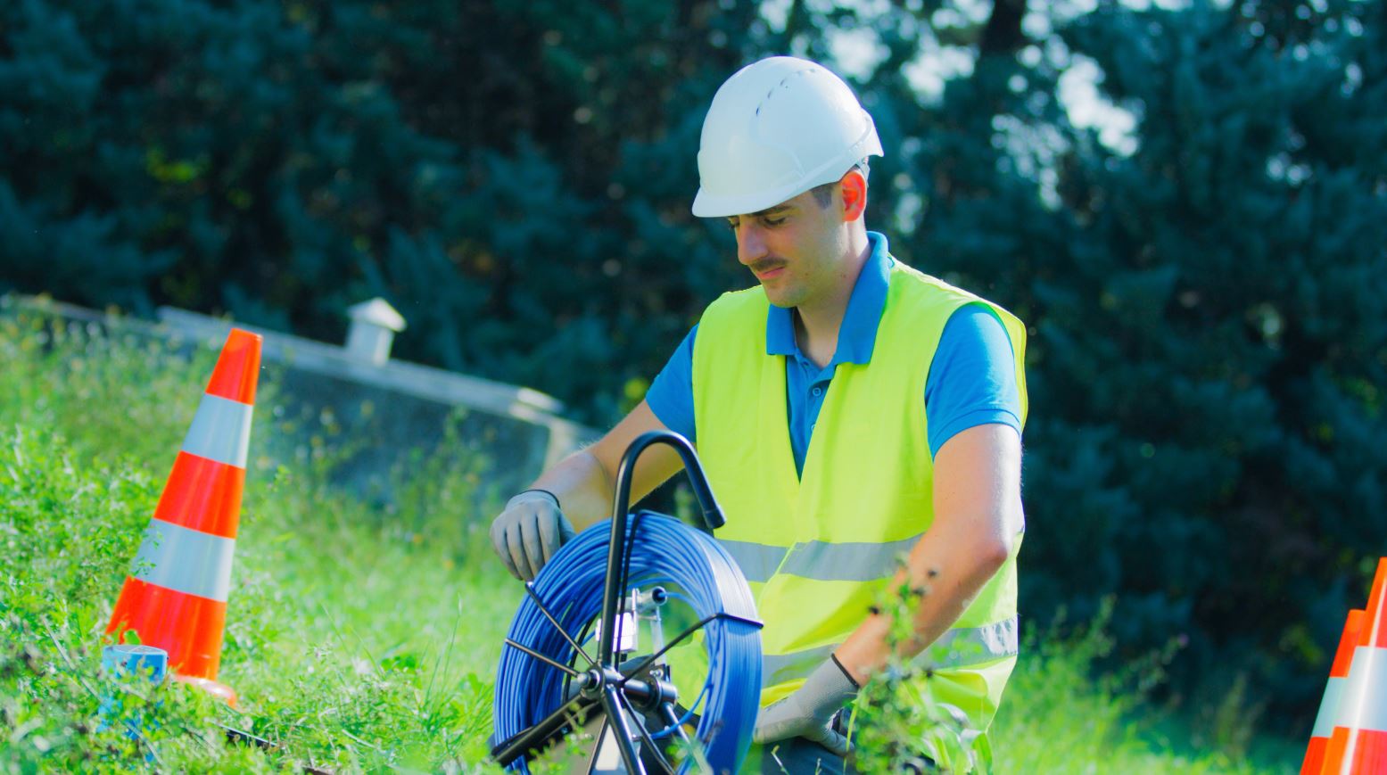 Technicien recherche de fuite d'eau en intervention