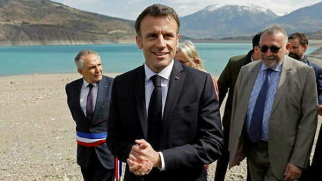Emmanuel Macron à Serre-Ponçon pour annoncer le "Plan Eau"